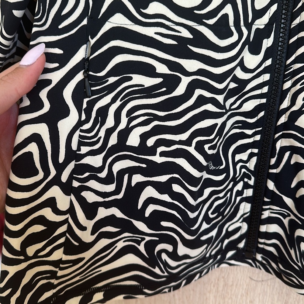 Nwot Fabletics Patterned Zip Up Track Jacket - image 3